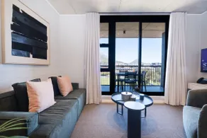 504 Riverlands - Lux 2 Bedroom Apartment with Parking - Image 2