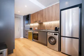 504 Riverlands - Lux 2 Bedroom Apartment with Parking - Image 4
