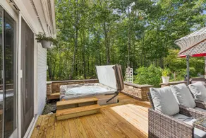 6 bedrooms! Hot tub/firepit/deck/Pet friendly clos - Image 4