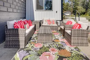 'the Townhall' Northwoods Retreat w/ Large Patio! - Image 4
