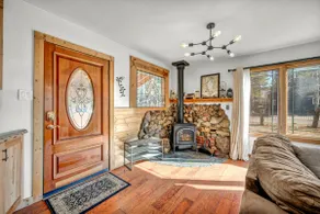 Pine Lantern Retreat - Image 4