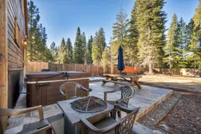 Pine Lantern Retreat - Image 5