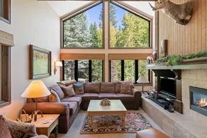 Cozy East Vail Retreat with Fireplace 2 Balconies - Image 3