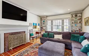 Entire home. Historic, dog-friendly Colonial - Image 5