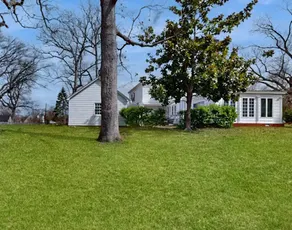 Entire home. Historic, dog-friendly Colonial - Image 2