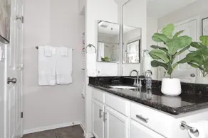 Luxe New Condo in Central Scottsdale - Image 3