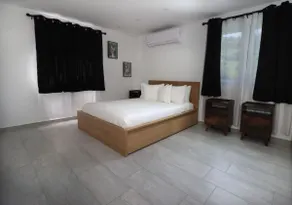 Oceanview Apartment with Rooftop - Image 5