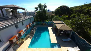 Oceanview Apartment with Rooftop - Image 3