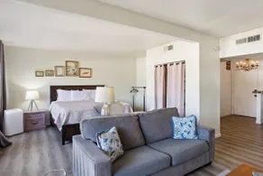 The Loft on 5th | Midtown Condo - Image 2