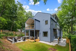 Modern Luxury Haven In The Trees - Image 3