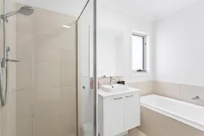 Family-Friendly Coastal Retreat with Modern Amenit - Image 5