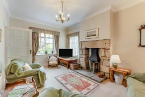 3 Bed in Newton oc-n33394 - Image 2