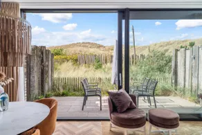 Inviting apartment with a garden - Image 4