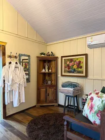 Spring Cabin | Hydro, fireplace and intimate - Image 3