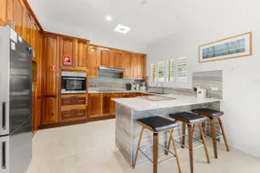 Dolphin Cove - Pet Friendly with Fireplace - Image 5