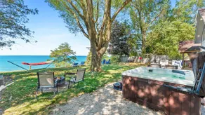 Lakeshore Sunsets - King Bed, Hot tub! - Image 2