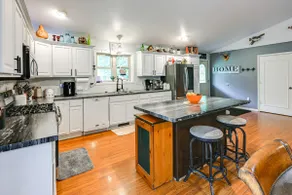 Pet Friendly Cabin w/ Hot Tub: 5 mi to River - Image 3