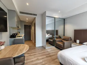Studio in heart of Roseville - Image 4