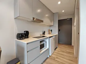 Studio in heart of Roseville - Image 2
