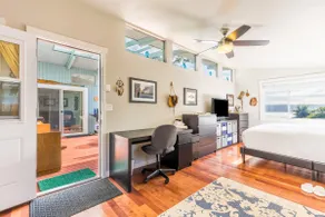 Wolf Beach Cottage by AvantStay | Harbor Views - Image 4