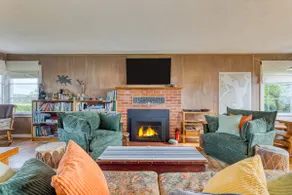 Maxwelton Aerie | Bluffside Puget Sound Views - Image 4