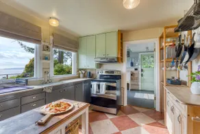 Maxwelton Aerie | Bluffside Puget Sound Views - Image 5