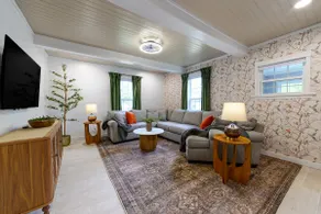 Newly Renovated Old Town King Suite Fire Pit - Image 3