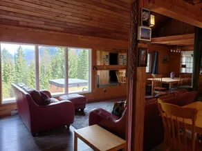 Stay Golden - Harnett House. sleeps 10, hot tub - Image 3