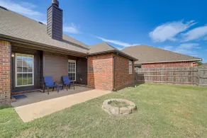 Walk to Park & Pool, Broken Arrow Family Escape! - Image 4