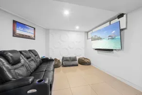 Family Friendly with 2 TVs Rooftop Pool - Image 3