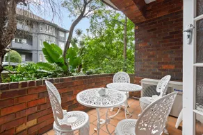 Spacious 3-Bed Home in Princeton Pearl Double Bay - Image 5