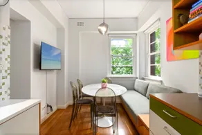 Spacious 3-Bed Home in Princeton Pearl Double Bay - Image 4