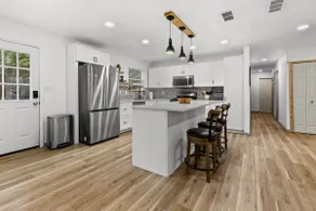Peaceful Pet-Friendly Home with Fenced Yard - Image 4