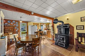 Lakeshore Getaway - Lakefront Cabin - Image 2