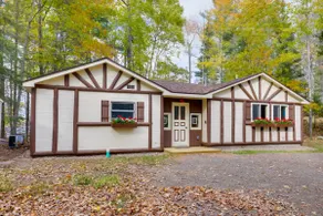 Peaceful Nature Escape on Little Portage Lake! - Image 2