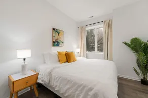 Spacious 3BR · Bronzeville/South Loop · Sleeps 8 - Image 4