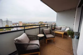 Luxury apartment in the city center 2 with parking - Image 4