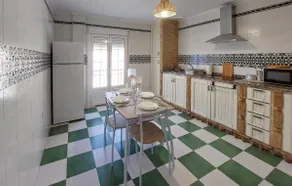 3 Bedroom Awesome Apartment In Aznalcazar - Image 3