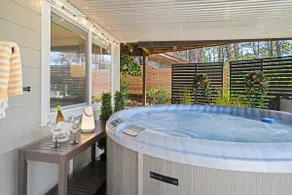 Spacious 4BD Beach House - Pet-Friendly - Hot Tub! - Image 3