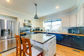 Spacious New Bern Home w/ Yard: 2 Mi to Riverfront - Image 2