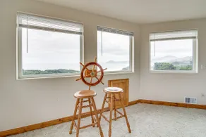 Groups Welcome! Ocean-View Escape in Gold Beach - Image 2