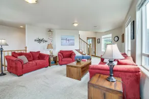 Groups Welcome! Ocean-View Escape in Gold Beach - Image 5