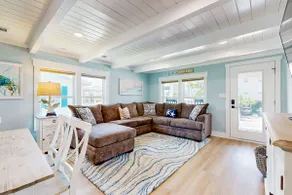 Beachside Bungalow: Coastal Home w/Private Pool - Image 4