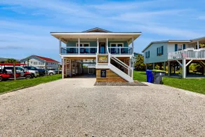 Beachside Bungalow: Coastal Home w/Private Pool - Image 2