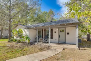Walk to East Texas A&M! Home w/ Pet-Friendly Yard - Image 2