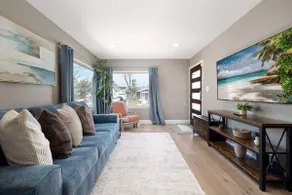 10 Min to Balboa Zoo! | Private Hot Tub & Firepit - Image 2