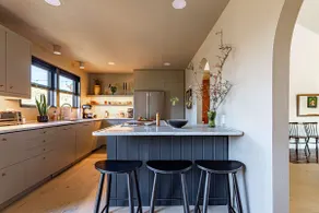 High Meadow House - Scenic Views with Deck & Games - Image 4