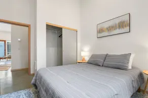 Minimalist Modern Suite - Image 5
