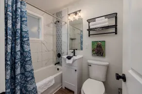 Downtown Anchorage King Suite + Kitchen - Image 4