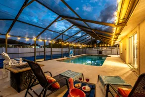 FUN! - 12 min to Beach, 10 min to IMG, Heated Pool - Image 2